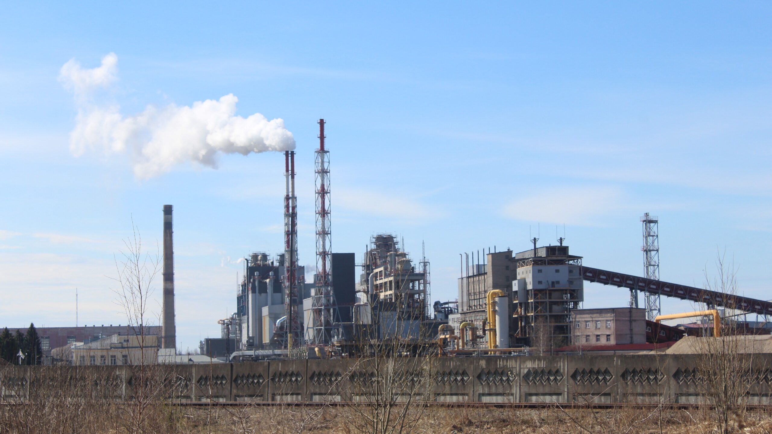 ISO 14001 w zakładzie przemysłowym – Co oznacza certyfikat zarządzania środowiskowego i czy przekłada się na oszczędności?